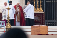 Totenmesse für Papast em. Benedikt XVI.