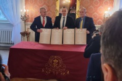 Die Verträge sind unterzeichnet